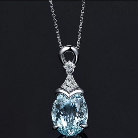 Jewelry - New Silver blue topaz Gemstone Necklace